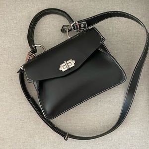 Hava too handle small